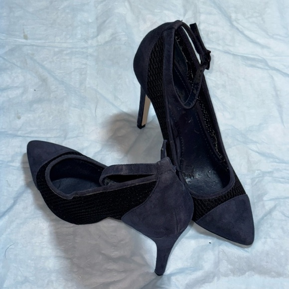 BCBGeneration Cynthia suede mesh pointed toe ankle strap heels pumps Sz 8 - Picture 3 of 12
